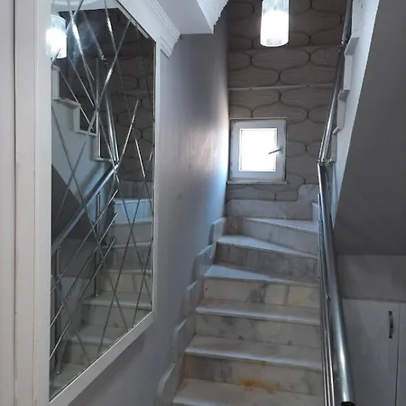 Apartment Havuzlu Sitede Luks 3+1 Daire *